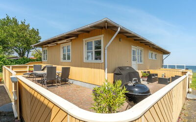 Hwitserk - 5M from the Sea