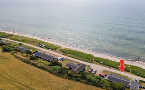 Akseline - 20M from the Sea: Toit, Domicile, Maison, Siding, Chalet, Composite, Porte, Fenêtre À Guillotine, Biens, Cheminée