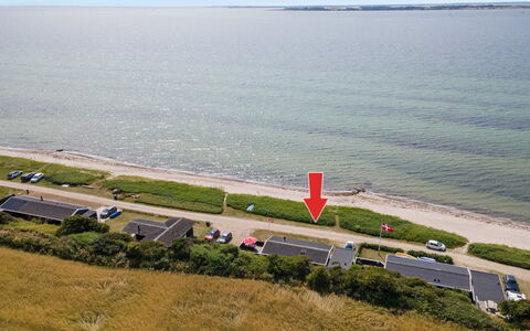 Akseline - 20M from the Sea: Bleu, Arbuste, Chalet, Couverture De Sol, Jardin, Biens, Ombre, Aménagement Paysager, Ferme, Eco Hôtel