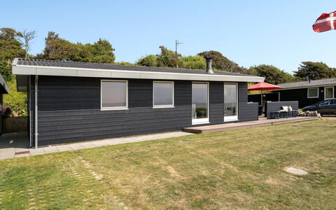 Akseline - 20M from the Sea: Bleu, Arbuste, Chalet, Couverture De Sol, Jardin, Biens, Ombre, Aménagement Paysager, Ferme, Eco Hôtel