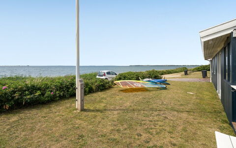 Pellervo - 20M from the Sea: Toit, Domicile, Maison, Siding, Chalet, Composite, Porte, Fenêtre À Guillotine, Biens, Cheminée