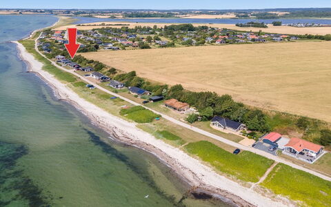 Pellervo - 20M from the Sea: Toit, Domicile, Maison, Siding, Chalet, Composite, Porte, Fenêtre À Guillotine, Biens, Cheminée