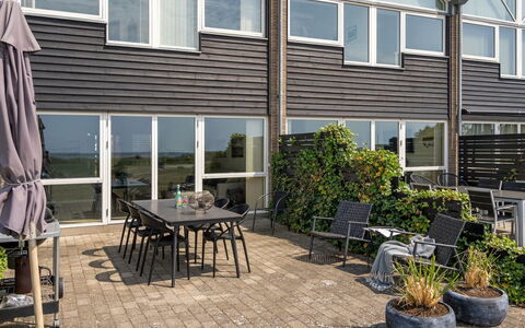 Lucjan - 50M from the Sea: Bleu, Arbuste, Chalet, Couverture De Sol, Jardin, Biens, Ombre, Aménagement Paysager, Ferme, Eco Hôtel