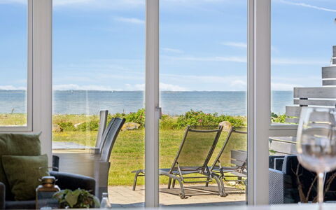 Ninne - 50M from the Sea: Bois, Toit, Architecture, Domicile, Maison, Chalet, Siding, Dur, Pente, Biens