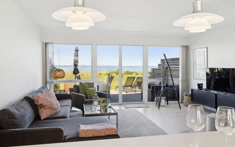 Ninne - 50M from the Sea: Design Intérieur, Plafond, Sol, Sol, Meubles, Luminaire, Chaise, Salon, Canapé, Parquet