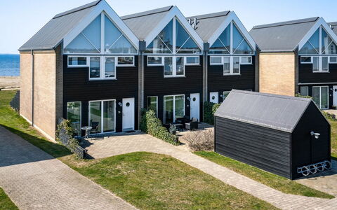 Ninne - 50M from the Sea: Bois, Toit, Architecture, Domicile, Maison, Chalet, Siding, Dur, Pente, Biens