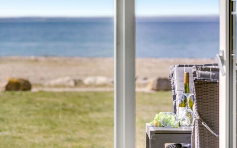 Ninne - 50M from the Sea: Bois, Toit, Architecture, Domicile, Maison, Chalet, Siding, Dur, Pente, Biens