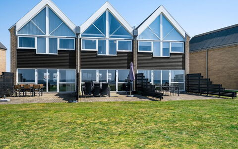 Ninne - 50M from the Sea: Bois, Toit, Architecture, Domicile, Maison, Chalet, Siding, Dur, Pente, Biens