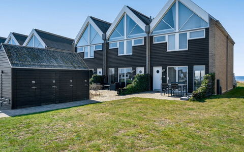 Ninne - 50M from the Sea: Bois, Toit, Architecture, Domicile, Maison, Chalet, Siding, Dur, Pente, Biens