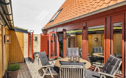 Gaby - 250M from the Sea: Bois, Toit, Architecture, Domicile, Maison, Chalet, Siding, Dur, Pente, Biens