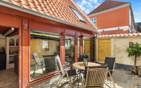 Gaby - 250M from the Sea: Bois, Toit, Architecture, Domicile, Maison, Chalet, Siding, Dur, Pente, Biens