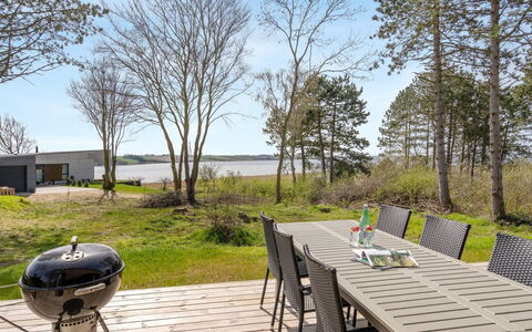 Haley - 150M from the Sea: Bois, Toit, Architecture, Domicile, Maison, Chalet, Siding, Dur, Pente, Biens