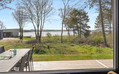 Haley - 150M from the Sea: Bois, Toit, Architecture, Domicile, Maison, Chalet, Siding, Dur, Pente, Biens