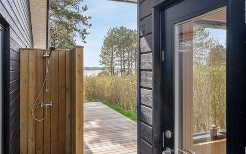 Haley - 150M from the Sea: Bois, Toit, Architecture, Domicile, Maison, Chalet, Siding, Dur, Pente, Biens