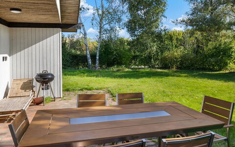 Kalle - 400M from the Sea: Appartement, Ombre, Balcon, Chaise, Clôture, Mobilier De Jardin, Aluminium, Gazon Artificiel