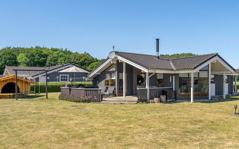 Ela - 500M from the Sea: Herbe, Arbuste, Maison, Jardin, Domicile, Chalet, Lot Terre, Pelouse, Couverture De Sol