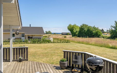 Ela - 500M from the Sea: Herbe, Arbuste, Maison, Jardin, Domicile, Chalet, Lot Terre, Pelouse, Couverture De Sol