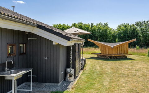 Ela - 500M from the Sea: Herbe, Arbuste, Maison, Jardin, Domicile, Chalet, Lot Terre, Pelouse, Couverture De Sol