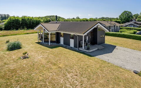 Ela - 500M from the Sea: Herbe, Arbuste, Maison, Jardin, Domicile, Chalet, Lot Terre, Pelouse, Couverture De Sol