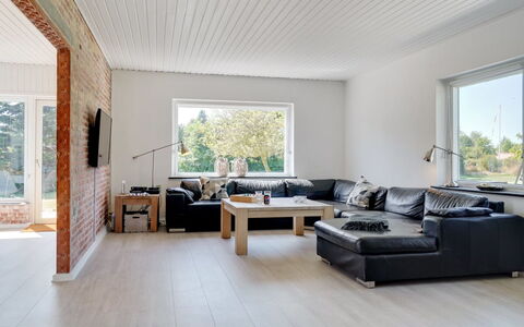 Ilda - 250M from the Sea: Sol, Mur, Design Intérieur, Sol, Bois, Plafond, Parquet, Salon, Canapé, Domicile