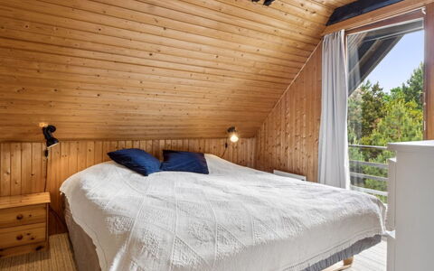 Wiger - 150M from the Sea: Meubles, Bois, Chambre, Design Intérieur, Lit, Sol, Plafond, Sol, Domicile, Parquet