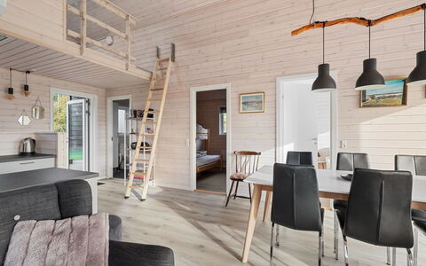 Mato - 100M from the Sea: Bois, Domicile, Parquet, Dur, Planche, Chalet, Tache De Bois, Cabane En Rondins, Salon, Lumber