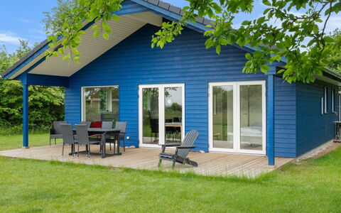 Mato - 100M from the Sea: Chalet, Domicile, Siding, Ombre, Porche, Ferme, Biens, Cour, Batiments Jardin, Recours