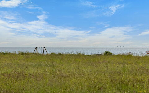 Mato - 100M from the Sea: Ciel, Bleu, Jour, Herbe, Vert, Environnement Naturel, Horizon, Prairie, Végétation, Paysage Naturel