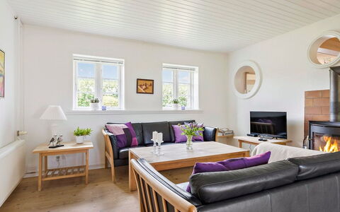 Ajo - 2Km from the Sea: Meubles, Design Intérieur, Sol, Sol, Canapé, Bois, Parquet, Plafond, Salon, Pièce