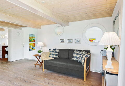 Ajo - 2Km from the Sea: Meubles, Design Intérieur, Sol, Sol, Canapé, Bois, Parquet, Plafond, Pièce, Salon