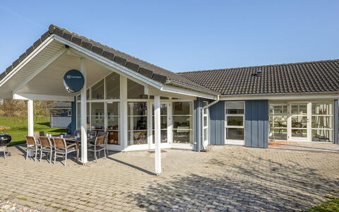 Bara - 600M from the Sea: Piscine, Mobilier De Jardin, Meubles, Recours, Dalle, Eco Hôtel, Ombre, Chaise, Loisir, Biens