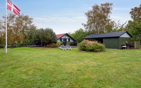 Elisej - 100M from the Sea: Herbe, Maison, Domicile, Toit, Chalet, Pelouse, Lot Terre, Zone Rurale, Jardin, Ferme