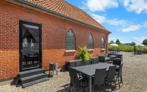 Frothi - 550M from the Sea: Maison, Domicile, Toit, Zone Résidentielle, Chalet, Biens, Ferme, Pelouse, Aménagement Paysager, Siding