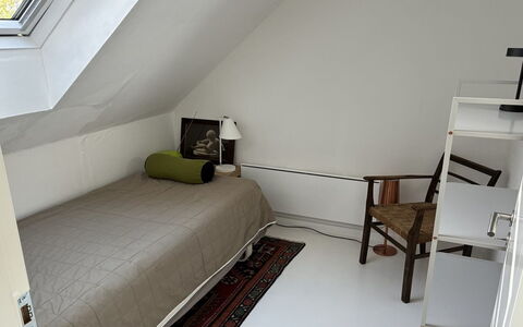 Truels - 2Km from the Sea: Sol, Mur, Sol, Meubles, Design Intérieur, Chambre, Bois, Lit, Plafond, Pièce
