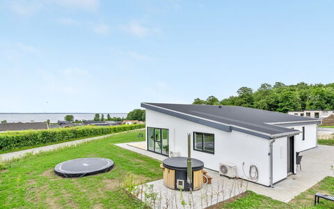 Constantin - 500M from the Sea: Communauté Des Plantes, Lumière Du Soleil, Plante Herbacée, Jardin, Plantation, Agriculture, Ferme