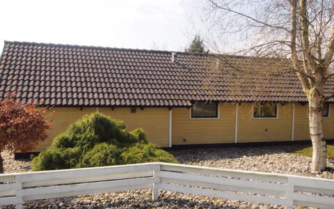 Annelore - 400M from the Sea: Toit, Maison, Domicile, Chalet, Siding, Biens, Allée, Batiments Jardin, Cour, Cabanon