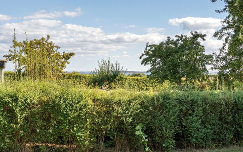 Annelore - 400M from the Sea: Toit, Maison, Domicile, Chalet, Siding, Biens, Allée, Batiments Jardin, Cour, Cabanon