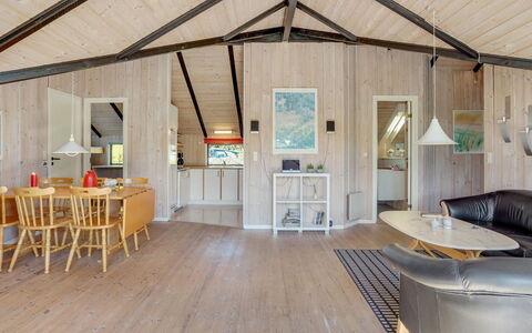 Annelore - 400M from the Sea: Toit, Maison, Domicile, Chalet, Siding, Biens, Allée, Batiments Jardin, Cour, Cabanon