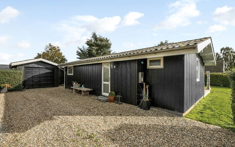 Florina - 700M from the Sea: Maison, Toit, Domicile, Chalet, Biens, Ferme, Villa, Porche, Siding