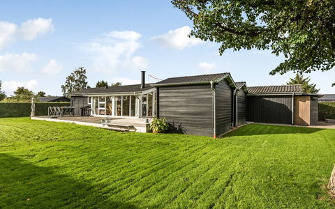 Florina - 700M from the Sea: Bois, Toit, Domicile, Maison, Architecture, Siding, Lot Terre, Chalet, Cabanon, Batiments Jardin