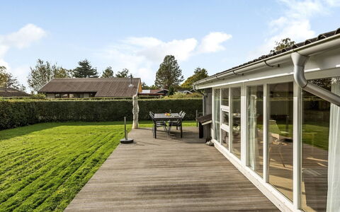 Florina - 700M from the Sea: Bois, Toit, Domicile, Maison, Architecture, Siding, Lot Terre, Chalet, Cabanon, Batiments Jardin