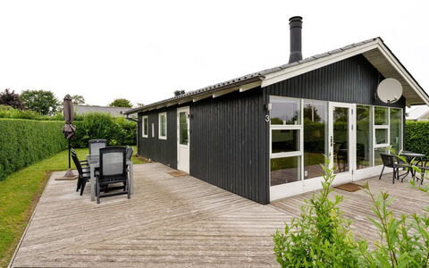 Blesse - 250M from the Sea: Maison, Toit, Domicile, Chalet, Porche, Porte, Siding, Ombre, Biens, Batiments Jardin
