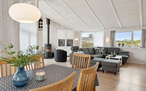 Arnod - 400M from the Sea: Sol, Bois, Design Intérieur, Sol, Meubles, Plafond, Domicile, Parquet, Canapé, Salon