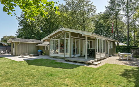 Eriksine - 150M from the Sea: Maison, Toit, Domicile, Chalet, Biens, Ferme, Villa, Porche, Siding