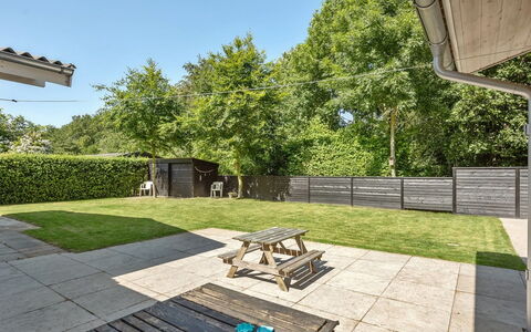 Eriksine - 150M from the Sea: Maison, Toit, Domicile, Chalet, Biens, Ferme, Villa, Porche, Siding
