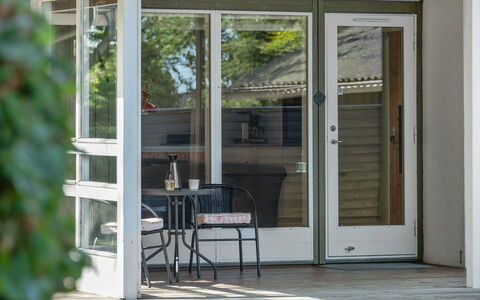 Eriksine - 150M from the Sea: Maison, Toit, Domicile, Chalet, Biens, Ferme, Villa, Porche, Siding