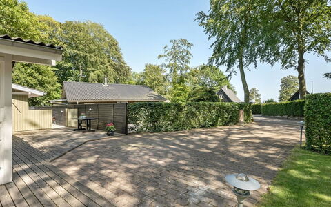 Eriksine - 150M from the Sea: Maison, Toit, Domicile, Chalet, Biens, Ferme, Villa, Porche, Siding