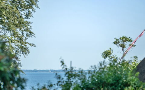 Eriksine - 150M from the Sea: Maison, Toit, Domicile, Chalet, Biens, Ferme, Villa, Porche, Siding
