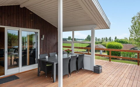 Ellyn - 500M from the Sea: Bleu, Arbuste, Chalet, Couverture De Sol, Jardin, Biens, Ombre, Aménagement Paysager, Ferme, Eco Hôtel