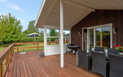 Ellyn - 500M from the Sea